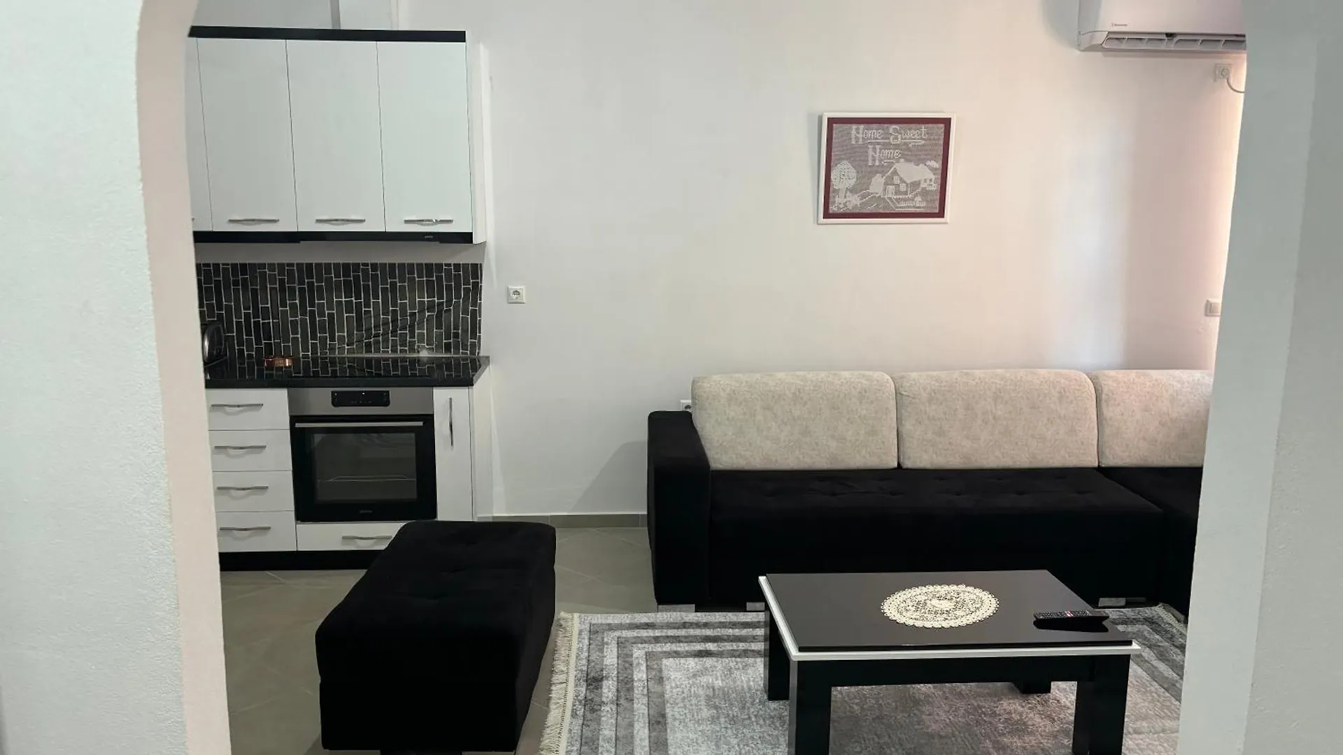 Ledi Apartment Sarandë 0*,